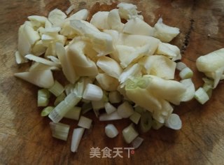 蒜香油麦菜的做法步骤：3