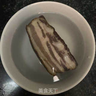 香干炒腊肉的做法步骤：1