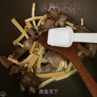 香干炒腊肉的做法步骤：7