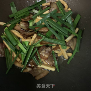 香干炒腊肉的做法步骤：10