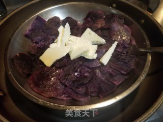 麻糬蛋黄紫薯酥的做法步骤：1