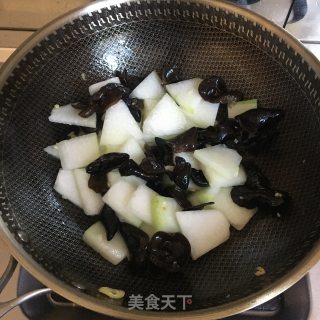 冬瓜木耳丸子汤的做法步骤：6