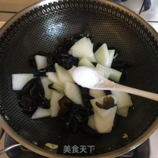 冬瓜木耳丸子汤的做法步骤：7