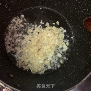 蒜蓉粉丝花甲鱿鱼煲的做法步骤：6