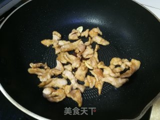 木耳白菜炒肉片的做法步骤：5