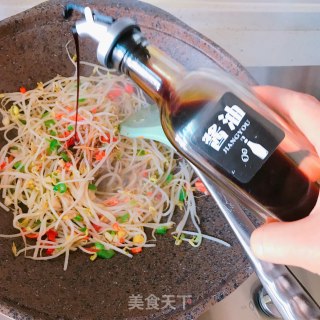 爆炒绿豆芽的做法步骤：4