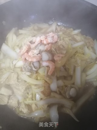 扇贝虾仁五花肉烧白菜冻豆腐的做法步骤：8