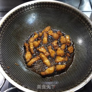 板栗红烧肉的做法步骤：3