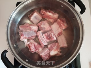 土豆炖排骨+花卷一锅出的做法步骤：4