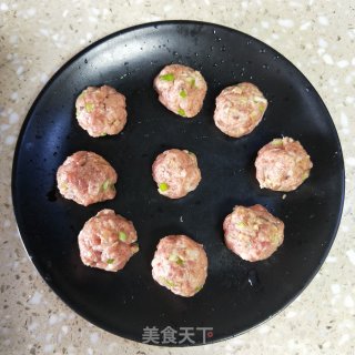 肉丸青菜豆腐汤的做法步骤：4