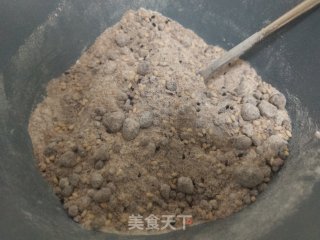 红糖芝麻馅糯米饼的做法步骤：3