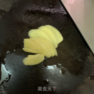 鱼头煲白菜的做法步骤：2