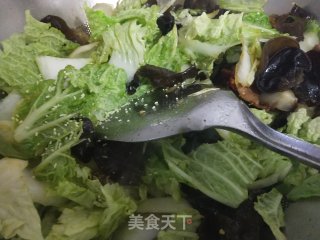 毛葱白菜木耳炒肉片的做法步骤：4