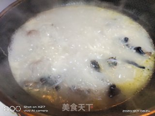 乌鸡牛肉丸子煮米粉的做法步骤：3