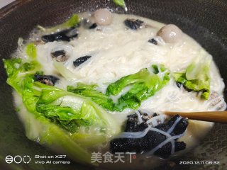 乌鸡牛肉丸子煮米粉的做法步骤：4