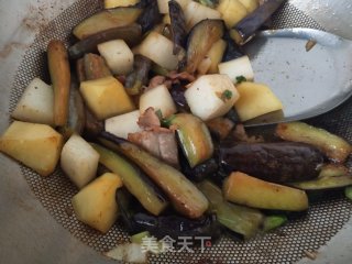 茄子炖白萝卜土豆的做法步骤：5