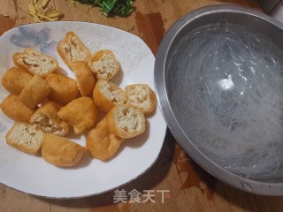 鸭血粉丝汤的做法步骤：1