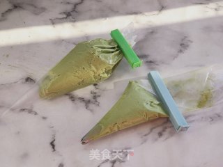 抹茶奶油夹心圣诞树饼干的做法步骤：16