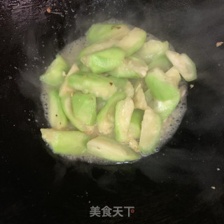 蒜蓉炒丝瓜的做法步骤：6