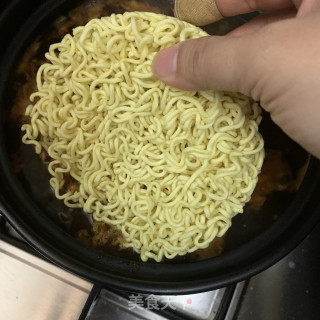 辣白菜泡面饺子锅的做法步骤：5