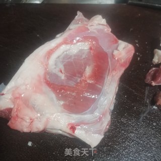 平底锅烤羊肉串的做法步骤：1