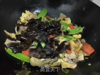 平菇木耳炒肉片的做法步骤：15