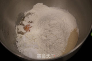 豆沙餐包的做法步骤：1