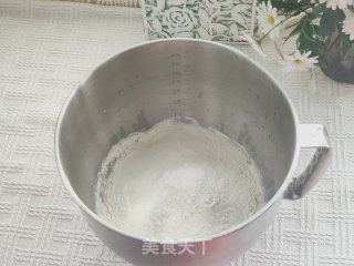 淡奶油豆沙排包的做法步骤：2