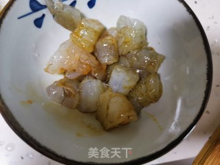 虾仁菠菜炒鸡蛋的做法步骤：3