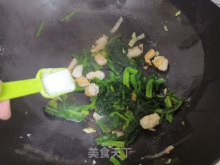 虾仁菠菜炒鸡蛋的做法步骤：7