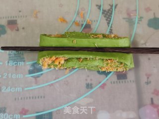 肉松菠菜奶香花卷，口感与颜值并存的做法步骤：9