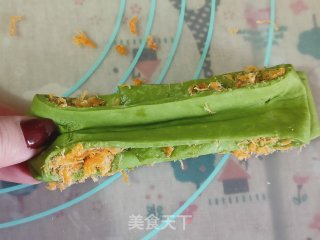 肉松菠菜奶香花卷，口感与颜值并存的做法步骤：10