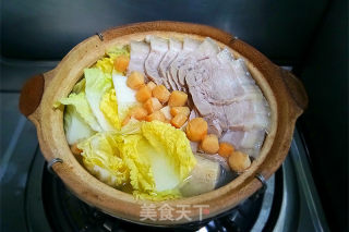 砂锅白菜白肉炖冻豆腐的做法步骤：7