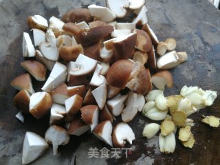 香菇烧豆腐的做法步骤：2