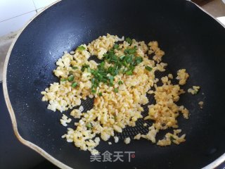 黄金炒饭的做法步骤：4