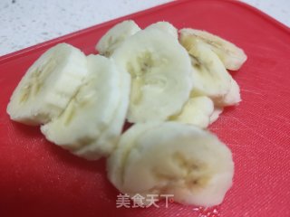 香蕉火龙果奶昔的做法步骤：2