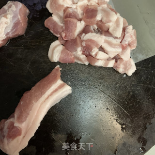 萝卜干炒五花肉的做法步骤：3