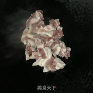 萝卜干炒五花肉的做法步骤：4