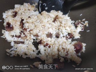 香肠炒饭的做法步骤：4