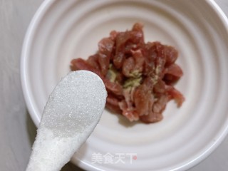 牛年牛牛！经典青椒炒牛肉丝er的做法步骤：3