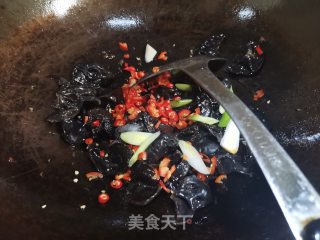 鸡胸肉炒木耳的做法步骤：10