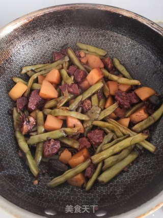 红烧牛肉土豆豆角的做法步骤：16