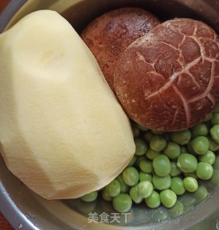 黑椒土豆牛肉粒的做法步骤：1