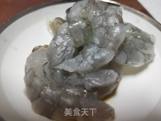 虾仁炒黄瓜的做法步骤：1