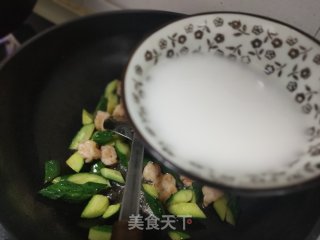 虾仁炒黄瓜的做法步骤：8