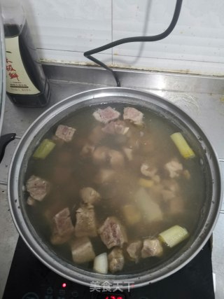 白萝卜牛肉汤面的做法步骤：3