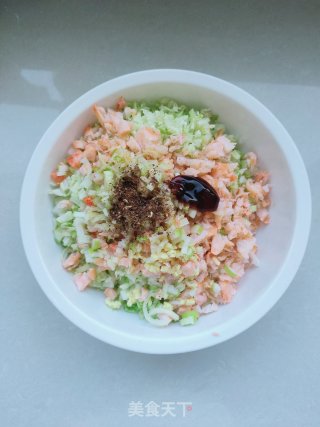 白菜虾仁烫面蒸饺的做法步骤：5