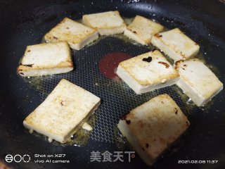 香肠豆腐烧南瓜的做法步骤：2