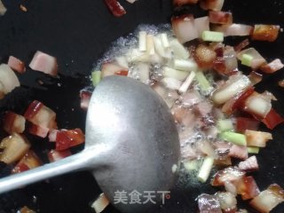 腊肉土豆焖饭。的做法步骤：5