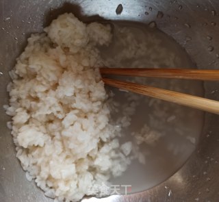 酒酿豆沙小饼的做法步骤：1